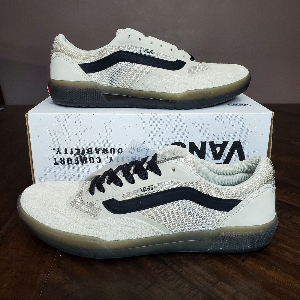 Vans Ave Nubuck Timber Wolf Men Size 7.5, Equivalent to Women Size 9